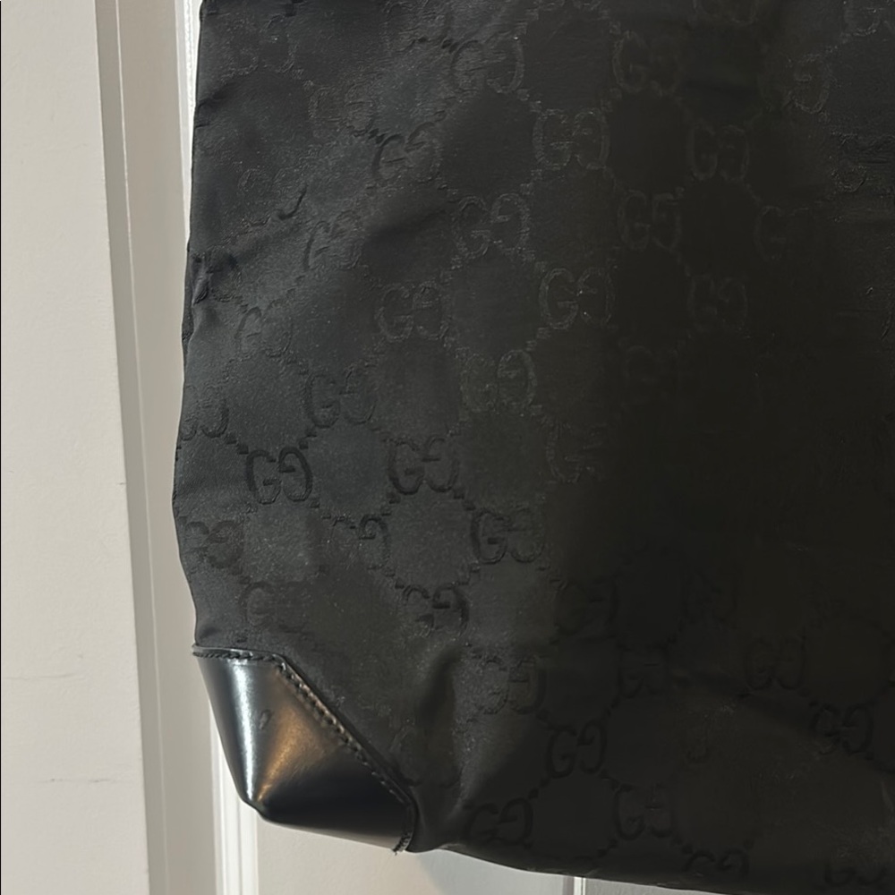 Gucci Black Canvas Tote Bag with Minimalist Design - Picture 3 of 15